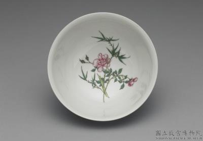 图片[3]-Tea bowl with floral scroll on a carved blue ground in falangcai painted enamels, Qianlong reign (1736-1795), Qing dynasty-China Archive